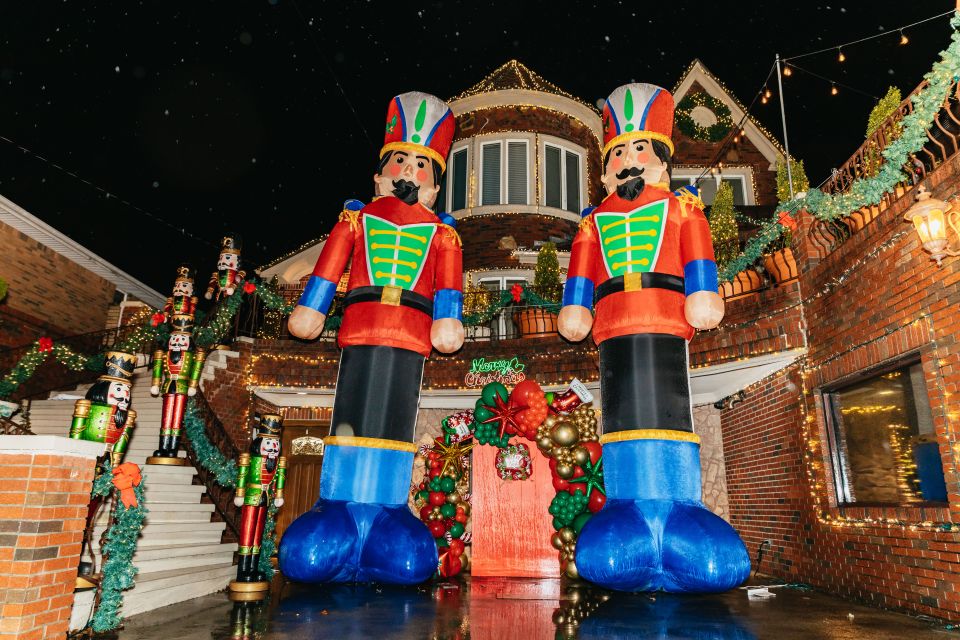 NYC: Dyker Heights Christmas Lights & Skyline View Bus Tour - Who Should Book This Dyker Heights Christmas Lights Tour