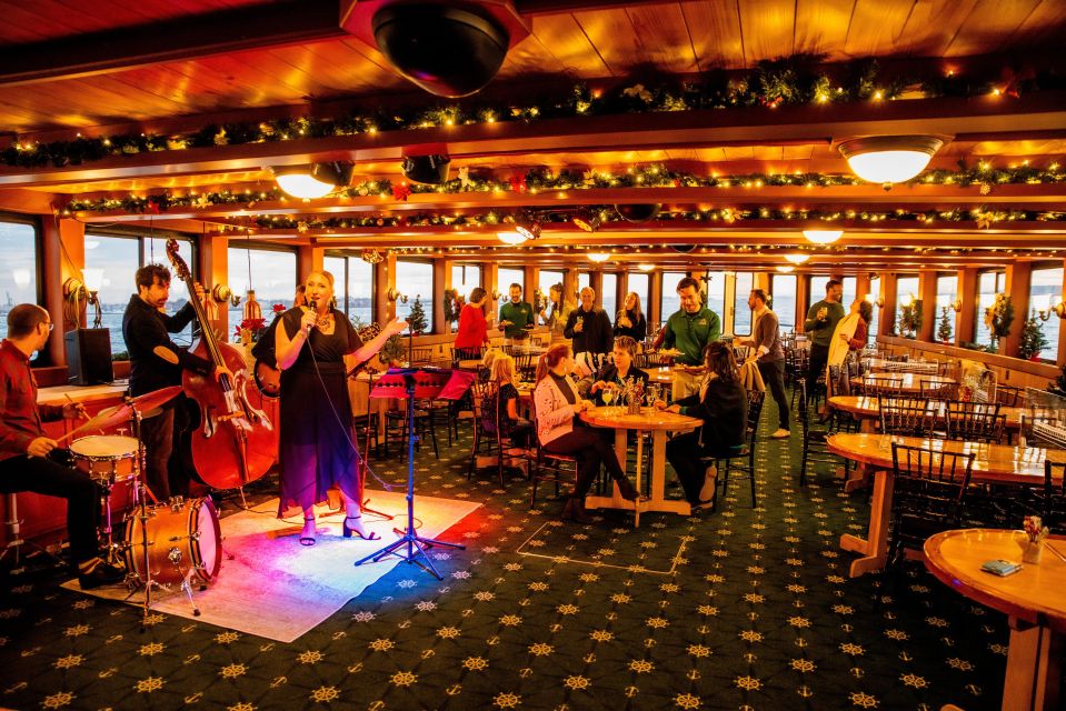 NYC: Holiday Yacht Cruise with Jazz, Cocoa & Carols - Live Jazz Trio Meets Christmas Singing: What the Entertainment Feels Like