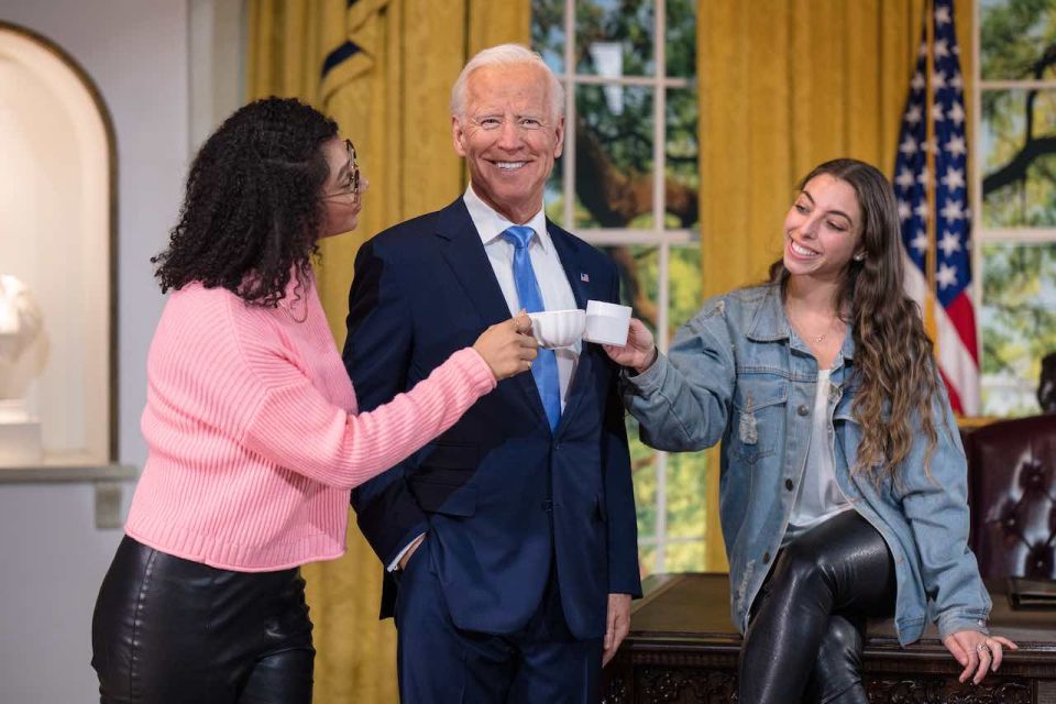 NYC: Madame Tussauds Entry Tickets - Five floors of celebrity sets: Tonight Show, Oval Office, and runway moments