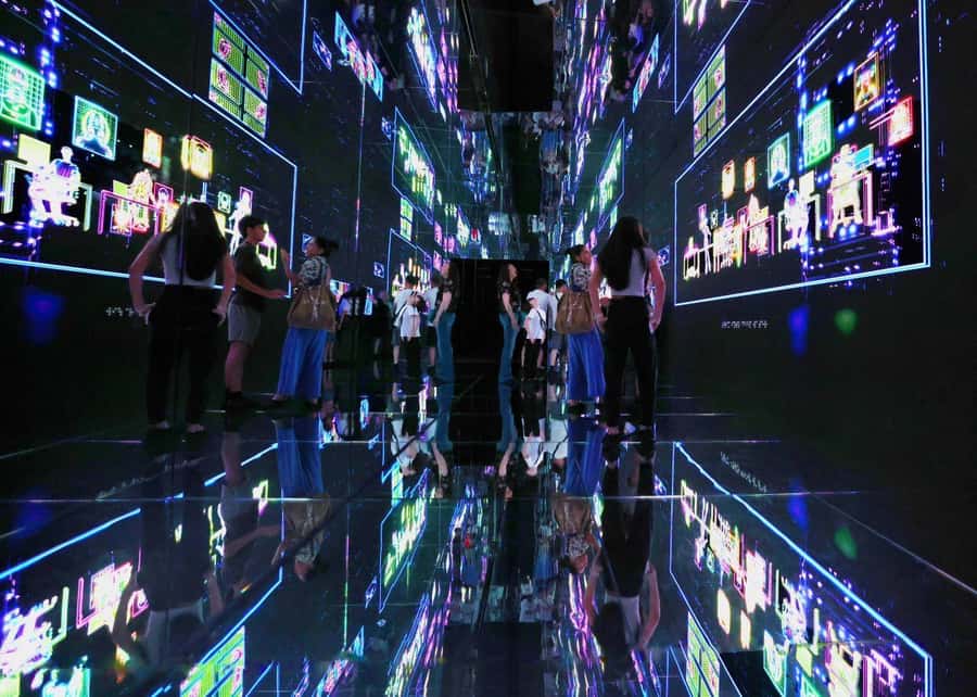 NYC: Mercer Labs Museum of Art and Technology - The Infinity Room with 507,000 LEDs (Why This One Hits)