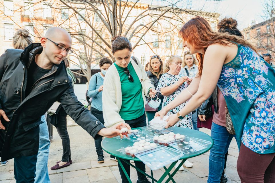 NYC: Sex and the City Hotspots Bus Tour (On Location Tours) - Key highlights you can plan around