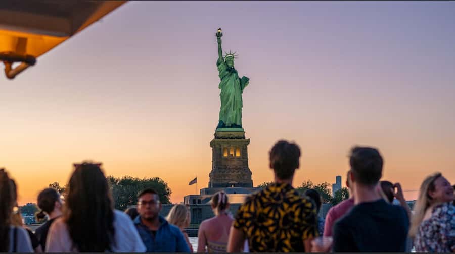 NYC: Statue of Liberty Sunset Cruise Skip-the-Line Ticket - The 90-minute route: what you’ll see and why the timing matters