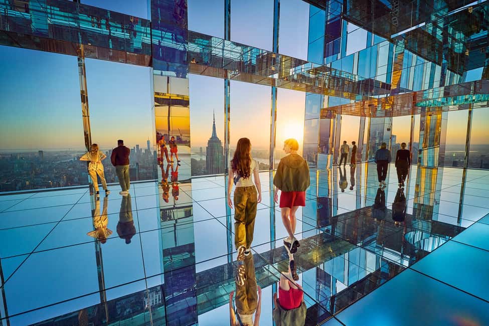 NYC: SUMMIT One Vanderbilt Experience Ticket - AFFINITY and Photo Rooms: Balloons, Crowd Flow, and Quick Turns