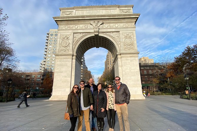 NYC TV & Movie Locations Bus Tour – Friends, Seinfeld & More - Manhattan by coach: how you spot the set without losing your mind