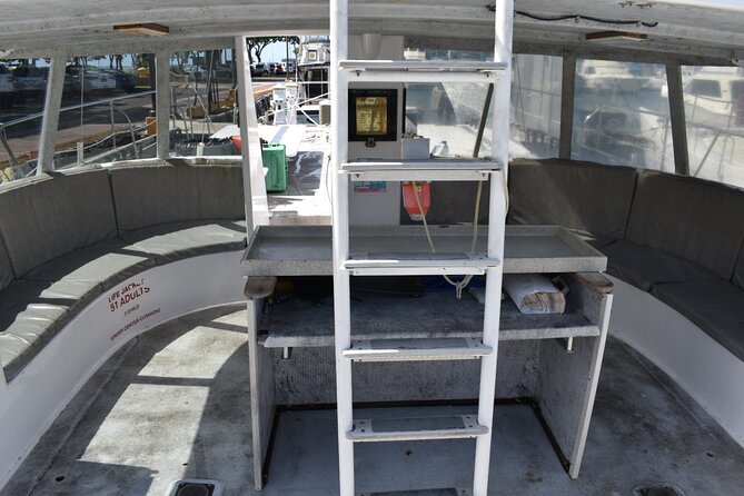 Oahu Catamaran Waikiki Sunset on 40 Foot Catamaran: Food and BYOB - Key things to know before you go