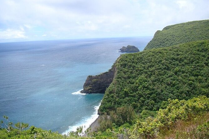 Oahu Grand Circle Island Experience from Waikiki - The East Coast Stops: Sandy Beach, Makapu’u, and Kualoa’s Chinaman’s Hat