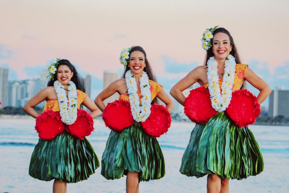 Oahu: Ka Moana Luau Dinner and Show at Aloha Tower - The farm-to-table buffet: what’s on the menu (and what to expect)