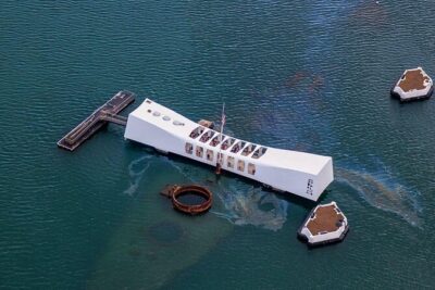 Oahu: Pearl Harbor USS Arizona Memorial - Pearl Harbor National Memorial: Visitor Center, WWII Exhibits, and Your Briefing