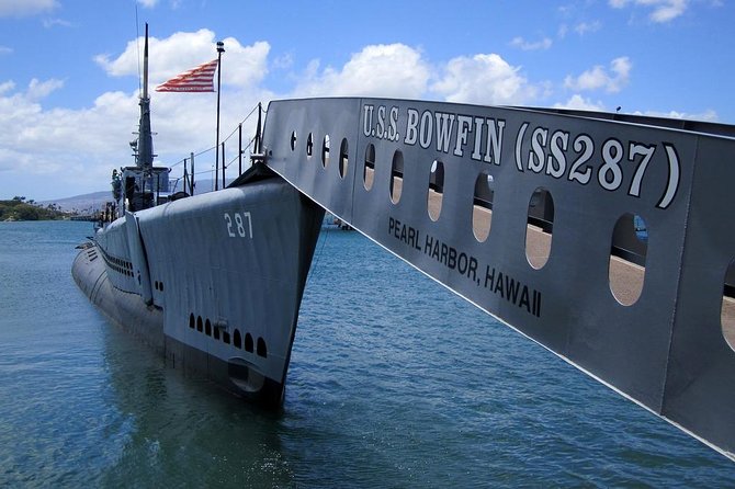 Oahu: Pearl Harbor USS Arizona Memorial & Battleship Missouri - Punchbowl Crater Memorial Drive: A Quick Stop with Meaning