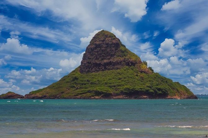 Oahu Ultimate Circle Island Tour Full Day Experience - North Shore Lunch at Fumi’s Kahuku Shrimp and the Seven Mile Surf Views