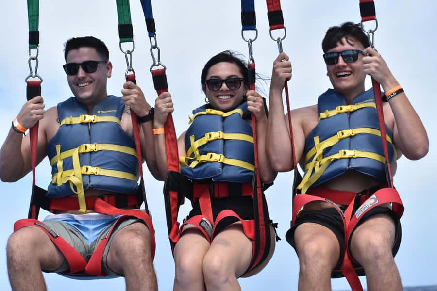 Oahu: Waikiki Parasailing - Price, fuel charge, and real value in Waikiki
