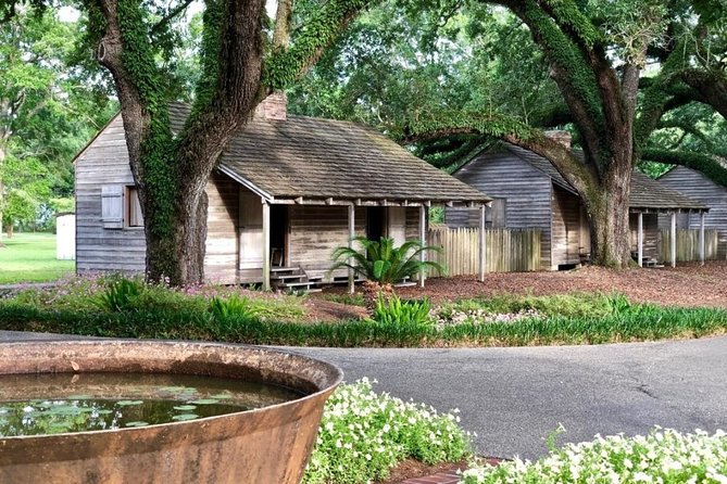 Oak Alley Plantation and Large Airboat Swamp Tour from New Orleans - The Mansion Tour and Grounds: Give Yourself 2 Hours on Purpose