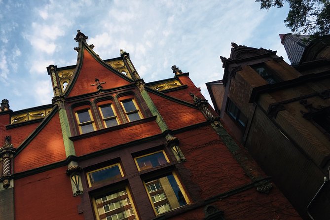 Old Louisville Ghost Tour as Recommended by The New York Times @ 4th and Ormsby - Quick hits before you go