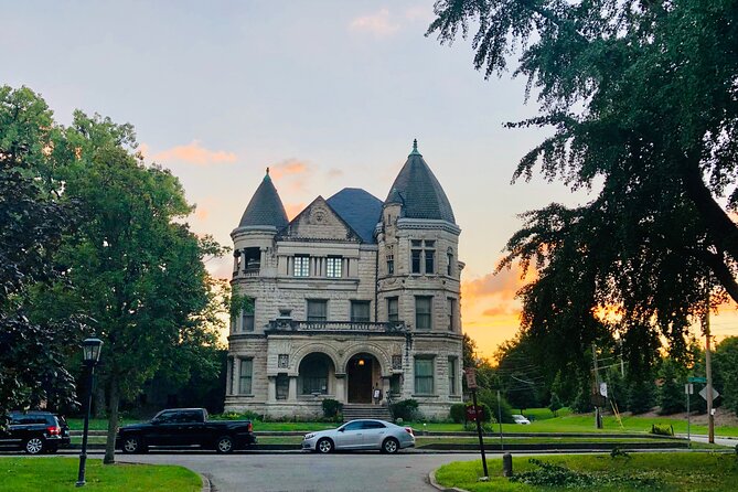 Old Louisville Ghost Tour as Recommended by The New York Times @ 4th and Ormsby - The walking route: how long, how fast, what to expect