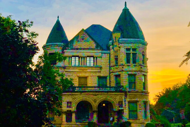 Old Louisville Ghost Tour as Recommended by The New York Times @ 4th and Ormsby - Stop 3: Central Park’s 14 acres, and yes, it feels spooky