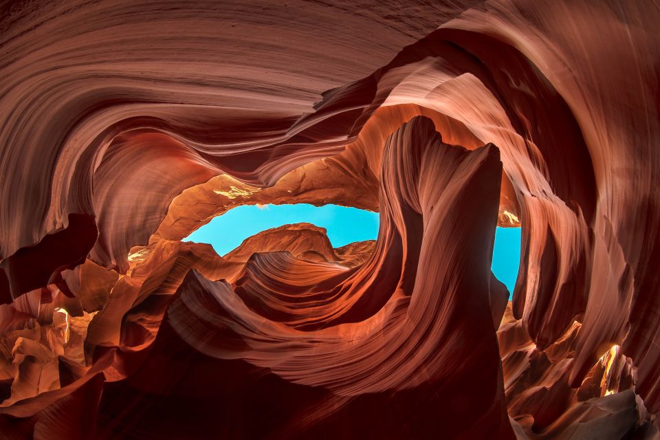 Page: Lower Antelope Canyon Entry and Navajo Guided Tour - Stop 1: check-in and getting ready for tight canyon stairs
