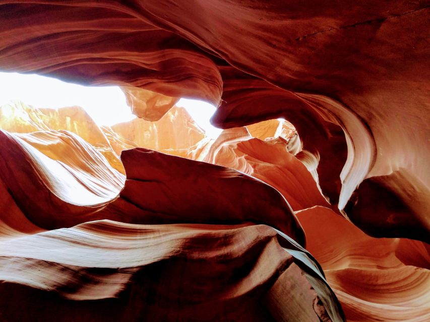 Page: Lower Antelope Canyon Entry and Navajo Guided Tour - Timing and light: when to go for the best canyon color