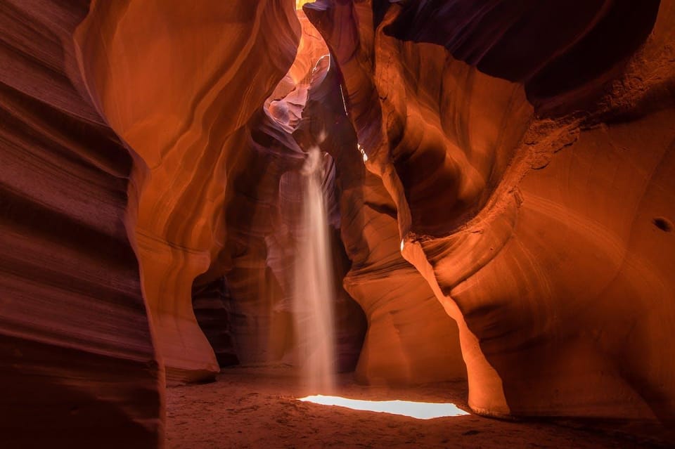 Page: Lower Antelope Canyon Walking Tour with Navajo Guide - Timing inside the canyon: how to get the colors you came for