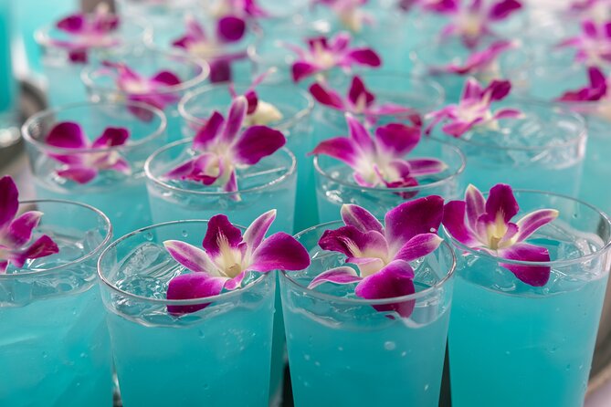 Paina Waikiki Luau at Waikiki Beach Marriott - The Luau Show: monarch stories, hula performances, and fire knife choreography