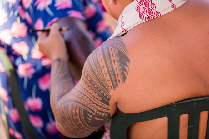 Paradise Cove Luau - Before Dinner: Mai Tai Welcome and the Pre-Show Flow