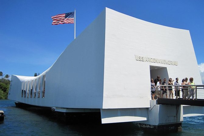 Pearl Harbor Arizona Memorial - Honolulu Tour - Submarine Access - Pearl Harbor Visitors Center: the day’s emotional starting line