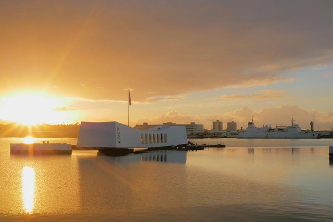 Pearl Harbor Arizona Memorial - Honolulu Tour - Submarine Access - Guide energy: why narration can make or break the day