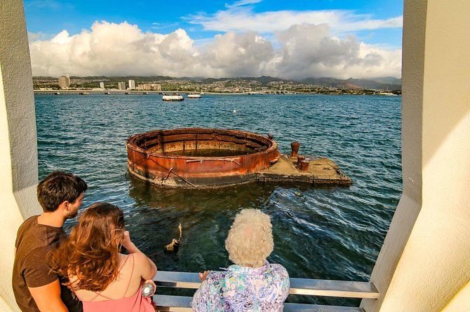 Pearl Harbor: USS Arizona Memorial & USS Missouri Battleship Tour from Waikiki - What the Guide Adds (When It Goes Right)