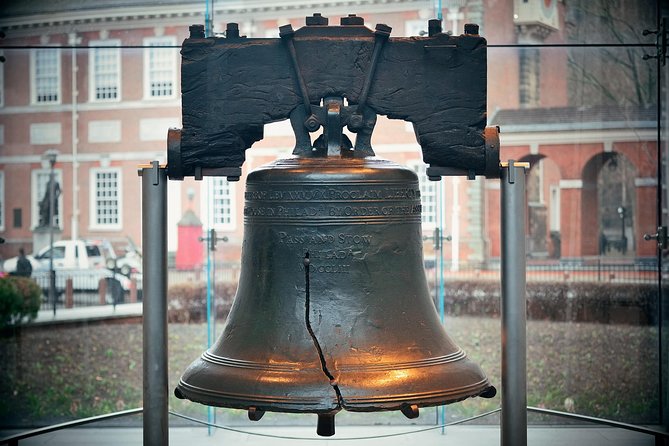 Philadelphia and Amish Country, 1-Day Tour from NYC - Philadelphia’s Liberty Bell zone: quick stops that matter