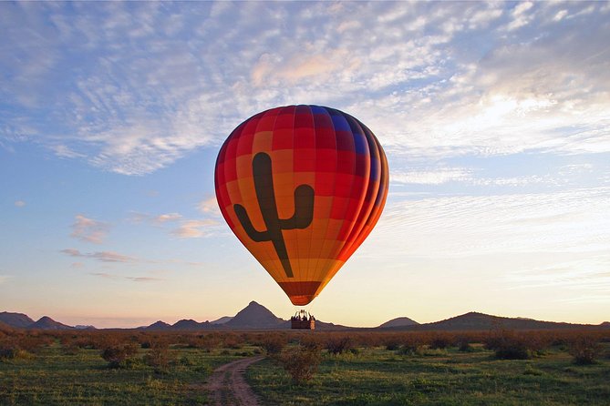 Phoenix Morning Hot Air Balloon Ride with Bubbly + Breakfast - What happens at Deer Valley: inflation, safety brief, and crew chemistry