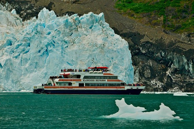 Prince William Sound Glacier Tour - Whittier - Cruising the Prince William Sound: how you’ll find glaciers and wildlife