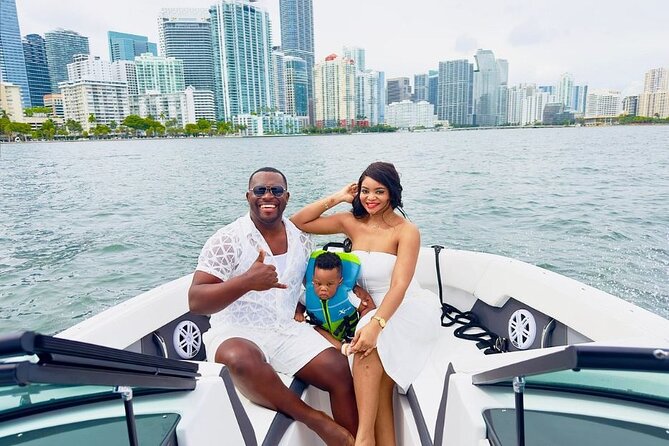Private Boat Ride in Miami with Experienced Captain and Champagne - Coconut Grove to Biscayne Bay: the value of doing it privately
