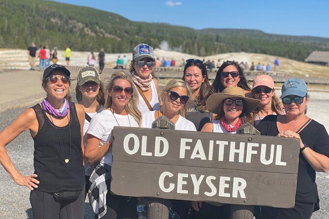 Private Yellowstone Tour: ICONIC Sites, Wildlife, Family Friendly Hikes + lunch - Lunch by Yellowstone Lake: why this stop feels like more than a meal