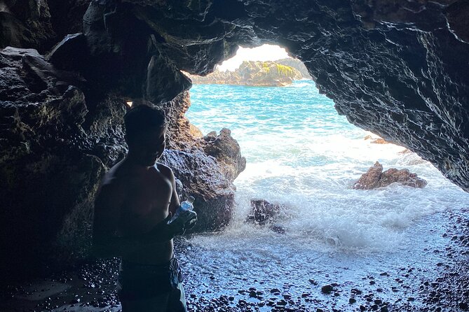 Rainforest Tour to Hana and Beyond - Wai‘anapanapa State Park: black sand, lava tube views, and lunch built in