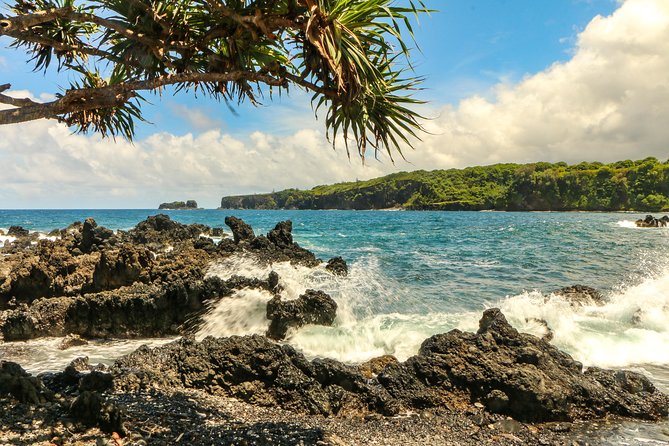 Road to Hana Tour with Lunch and Pickup - Getting picked up and leaving fast at 7:30