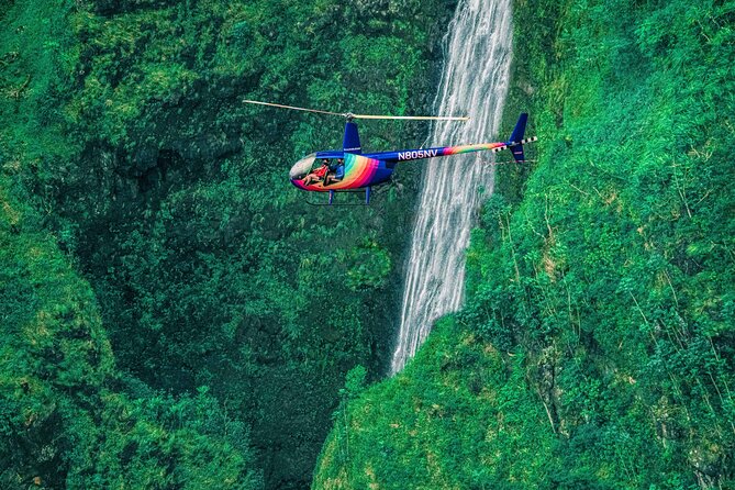 Royal Crown of Oahu - 60 Min Helicopter Tour - Doors Off or On - What you’re buying: a 60-minute aerial highlight reel