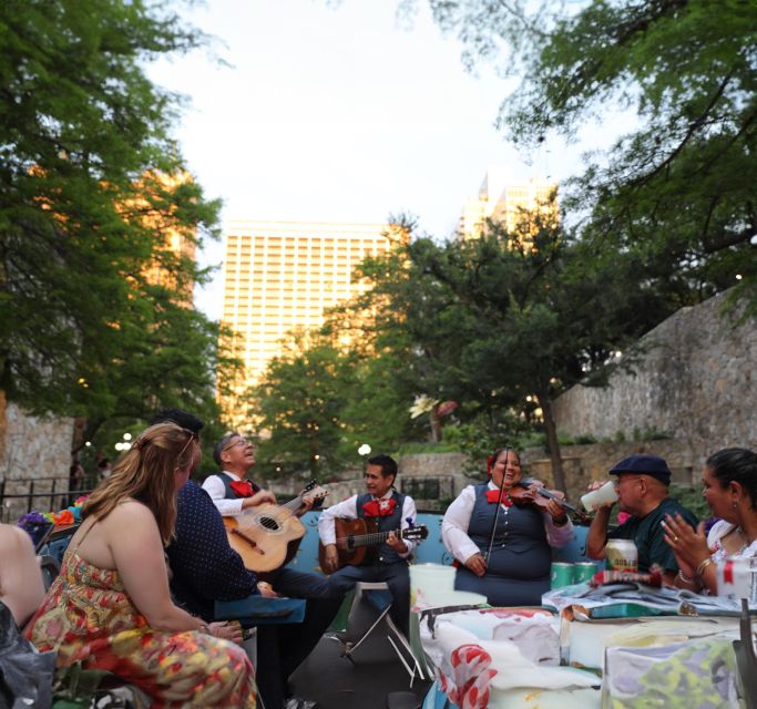 San Antonio: River Walk Cruise Ticket - Entering the downtown River Walk zone in one smooth step