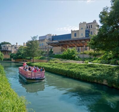 San Antonio: River Walk Cruise Ticket - Choosing your dock: Historia vs Rivercenter vs Aztec Theater