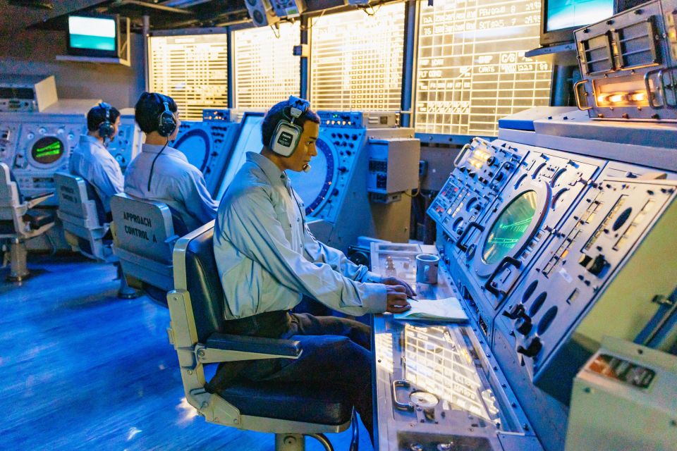 San Diego: USS Midway Museum Entry Ticket - Skip the ticket booth and start with the audio guide (6 languages)