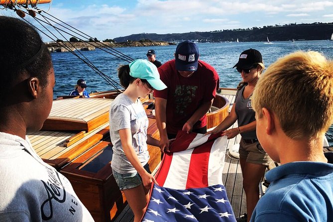 San Diego Whale Watching Cruise - How the crew spotting game works (and why narration helps)