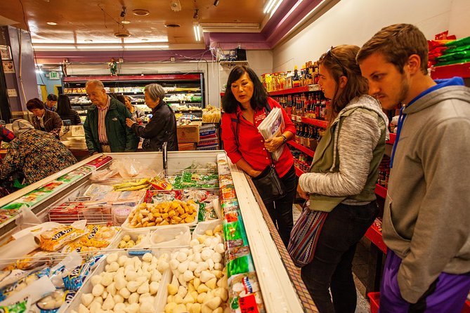 San Francisco Chinatown Walking Tour - Golden Gate Fortune Cookies Co: Watching Wise Crackers Get Made