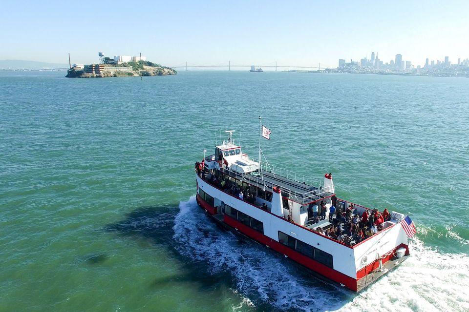 San Francisco: Golden Gate Bay Cruise - Crissy Field and the Presidio: a scenic approach to the bridge
