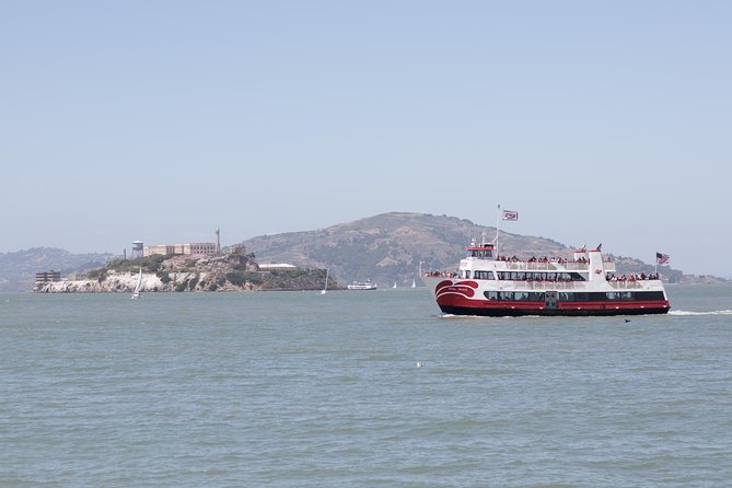 San Francisco: Golden Gate Bay Cruise (60 Minutes) - The route out of the harbor: skyline, Fort Mason, and the Marina’s earthquake scars
