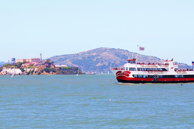 San Francisco: Golden Gate Bay Cruise (60 Minutes) - Golden Gate Bridge passing: why this is the main event