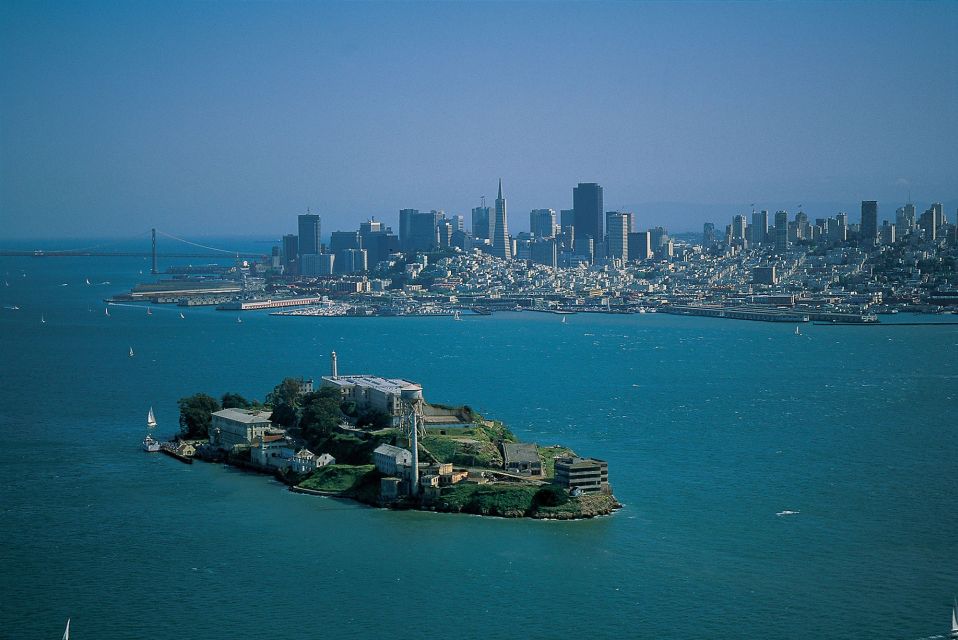 San Francisco: Hop-On Hop-Off Deluxe Bus Tour with 20 Stops - The guides can make or break it (Jamal, Kirk, Chino, and more)