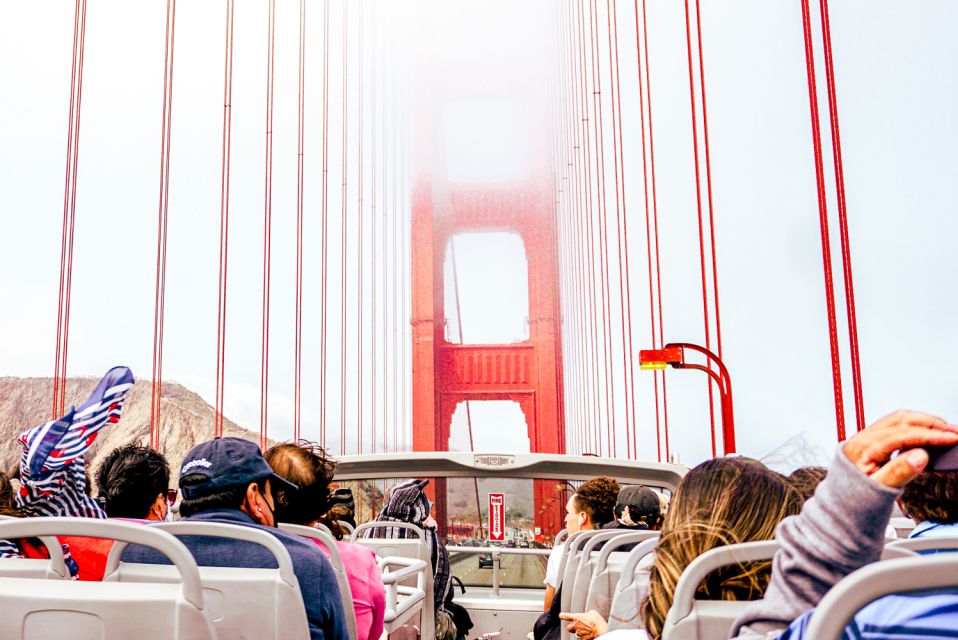 San Francisco: Hop-On Hop-Off Sightseeing Tour with 17 Stops - North Beach → Chinatown Gate → Embarcadero → Union Square: The Downtown Fast Track