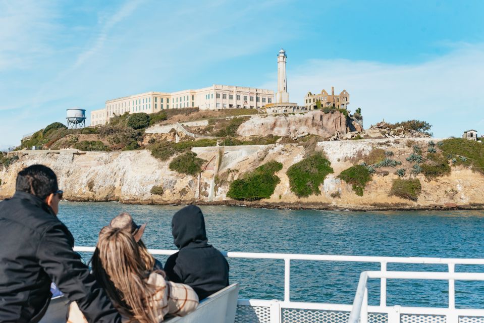 San Francisco: Skip-the-Line Escape from The Rock Bay Cruise - Deck comfort and wind reality: your best strategy for a 90-minute ride