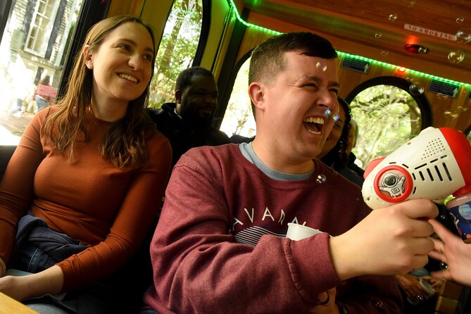 "Savannah for Morons" Comedy Trolley Tour - Forrest Gump filming moments: the Sorrel–Weed House and the “feather” story