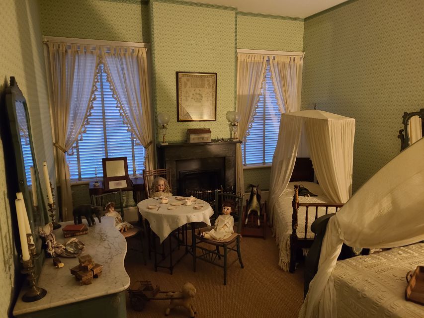 Savannah: Ghosts and Gravestones Tour with Low House Entry - A nighttime trolley that keeps Savannah moving (and your feet resting)