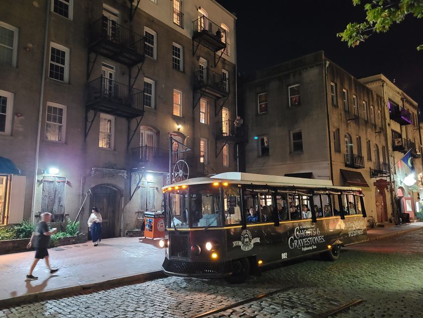 Savannah: Ghosts and Gravestones Tour with Low House Entry - Olde Harbour Inn and the Pirate’s House: the waterfront legends get specific