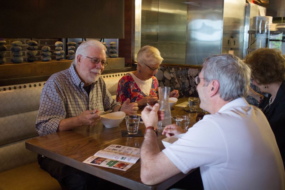 Savannah: Historic District Foodie Walking Tour - Historic District Stories: Architecture, Turbulence, and Culture in Context